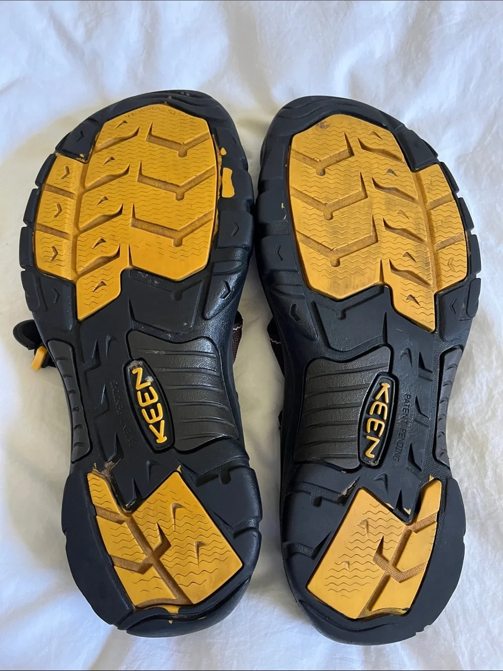 KEEN Newport H2 men's sandals in brown with a bungee cinching system